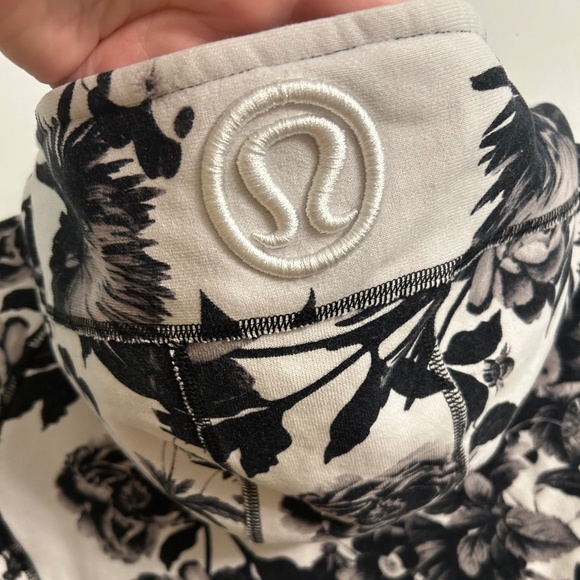 Lululemon Rare Floral Scuba Size 12 - Picture 5 of 9